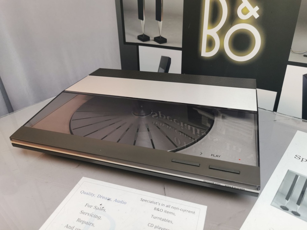 BEOGRAM 3300 TURNTABLE - Quality Dream Audio