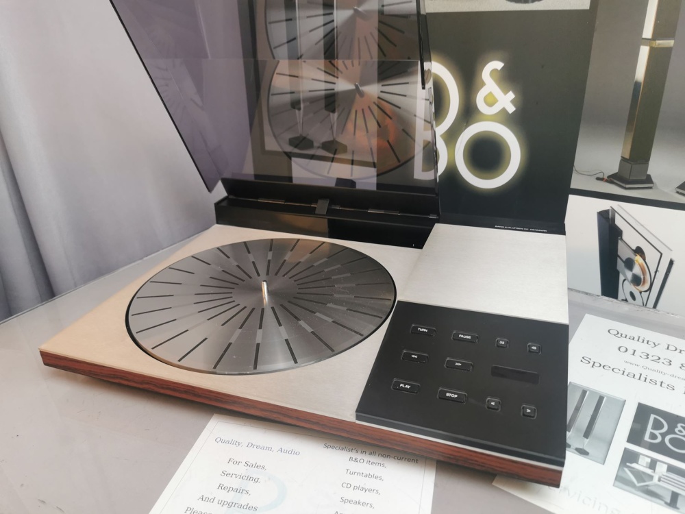 BEOGRAM 6002 TURNTABLE - Quality Dream Audio